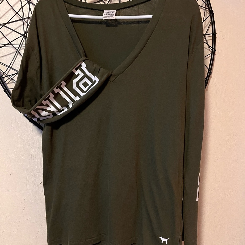 Pink long sleeve army green XS fits more like a small medium